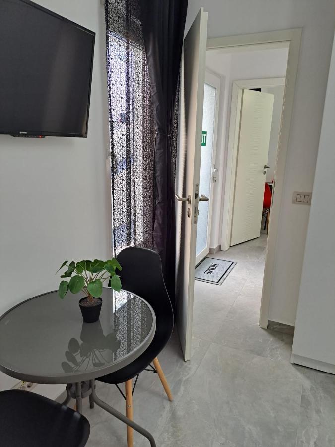 Kevin&Jessica Rooms Giarmata Exterior foto