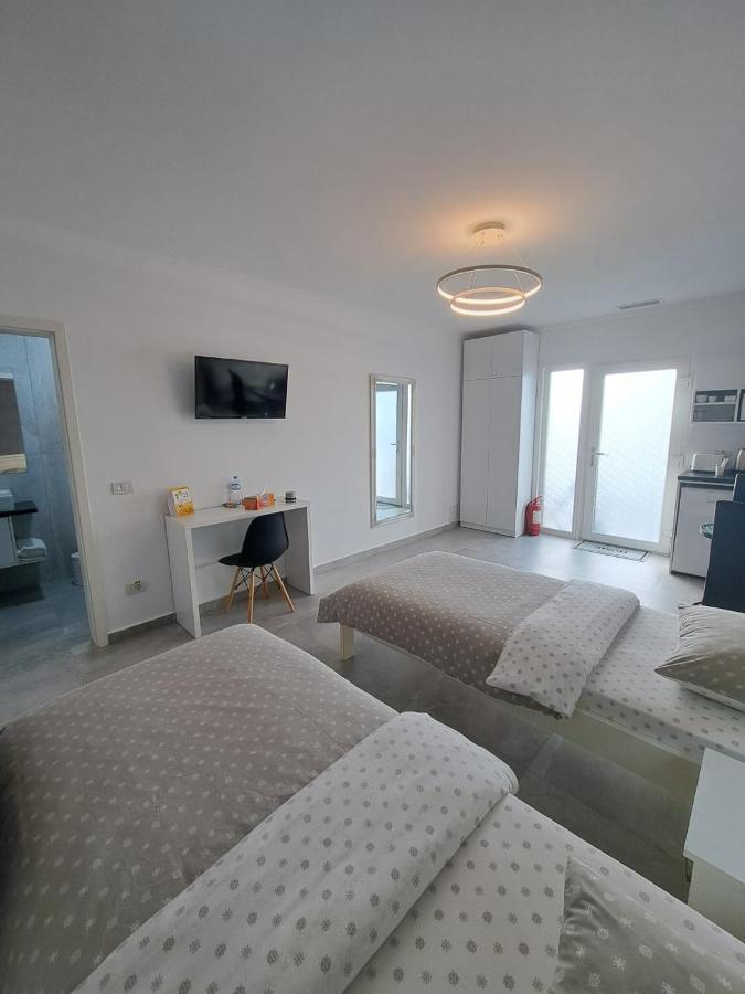 Kevin&Jessica Rooms Giarmata Exterior foto